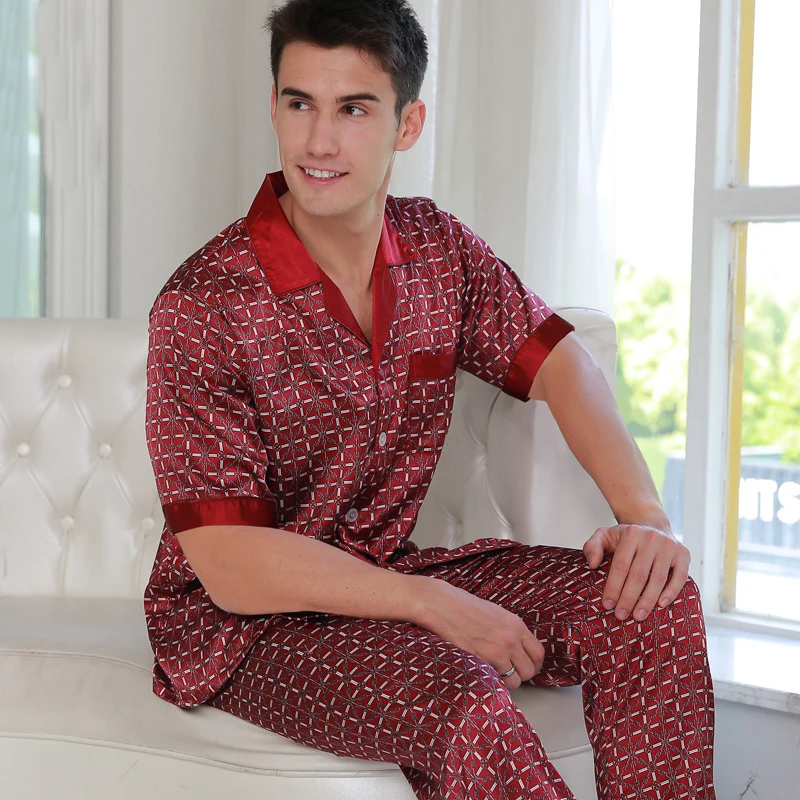 Pijama masculino de manga curta, pijama de seda estampado da moda masculina para primavera e verão, conjunto de duas peças