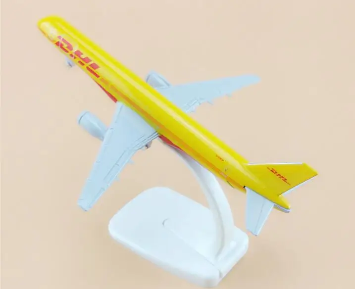 hot sell plane model Boeing 757 DHL cargo aircraft B757 16cm Alloy simulation airplane model for kids toys Christmas gift