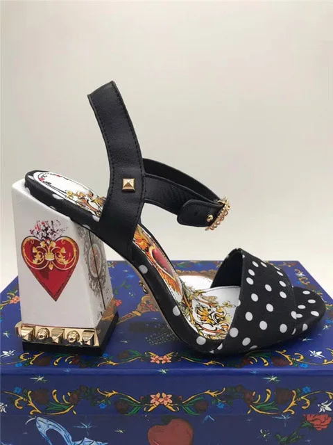 New Women Heart Printed Rivets White Coated Chunky Heel Sandals Polka Dot Open toe Ankle Buckle Ladies Summer sandalias mujer