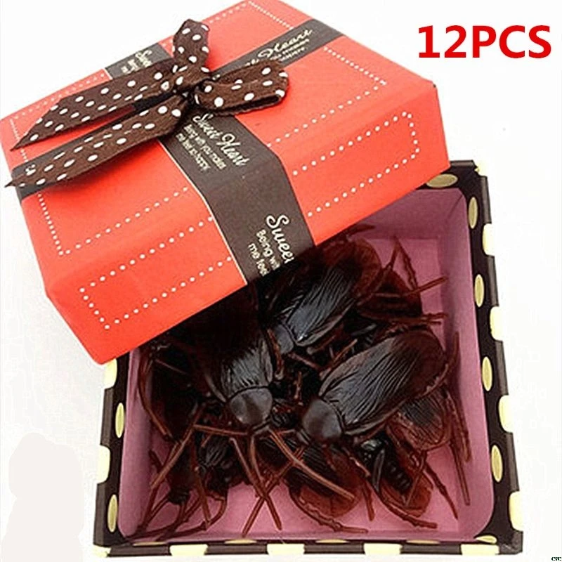 12Pcs Lifelike Cockroaches Toy Halloween Gadget Gags Practical Jokes Toys Plastic Bugs