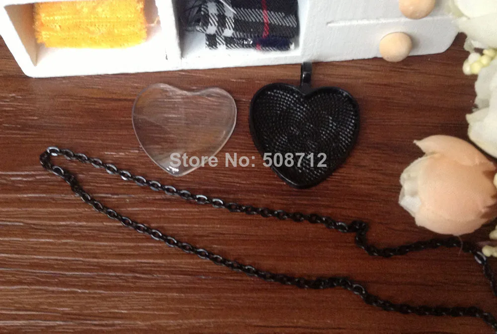 

Free shipping!!! Black Color Pendant Trays 25mm Heart bezel Cup Cabochon Mountings with matched Glass Cabs and Chain with clasp