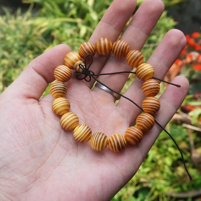 12mm Natura Blood Dragon wood With Ring Sandalwood Beads Diamonds Shape Beads Mala Beads Japa Mala DIY Accessoires