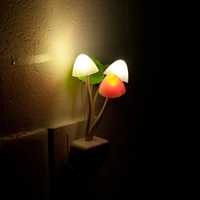 Lampu Kontrol Jamur Plug-In Lampu Malam LED Warna-warni Lampu Malam Sensor Senja Ke Fajar untuk Kamar Tidur, Lorong, Efisien Energi