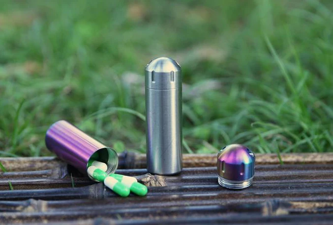 

Portable Titanium -plated Stainless Steel Medicine Bottle Used To Outdoor Loaded Elderly Emergency Save Heart Pill Capsule