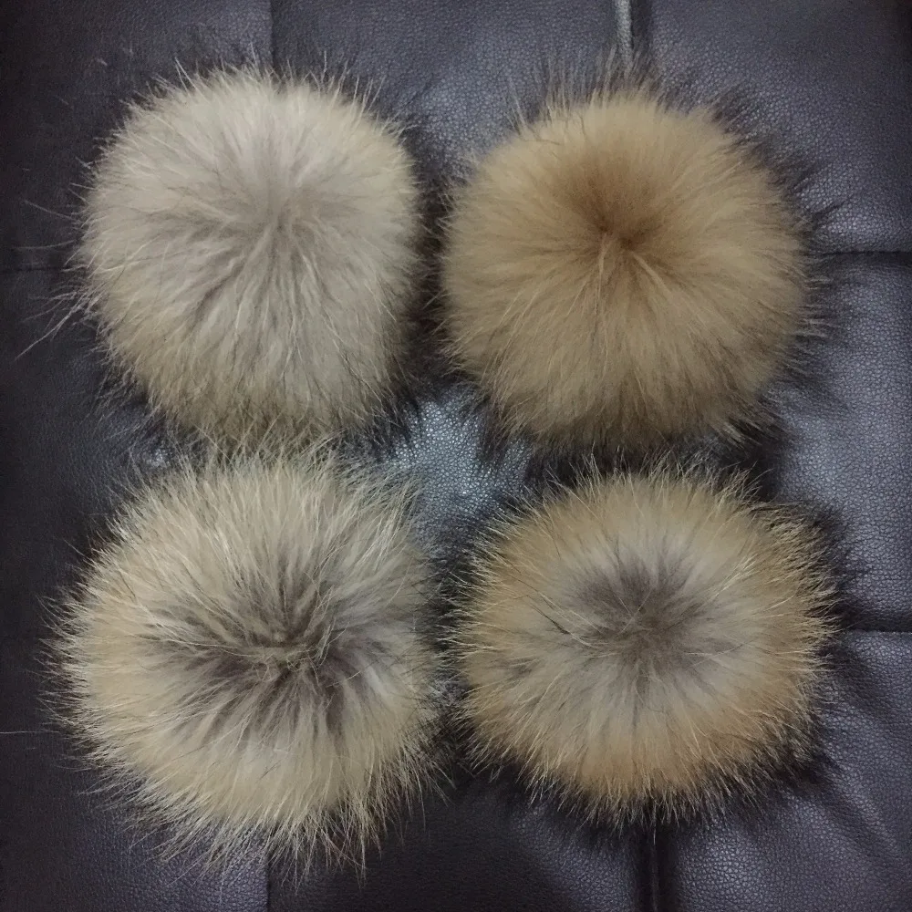 20pcs/ lot DIY 15cm Real Natural Black Raccoon Fur Pompoms for knitted beanies hat caps keychain and scarves fur pom Wholesale