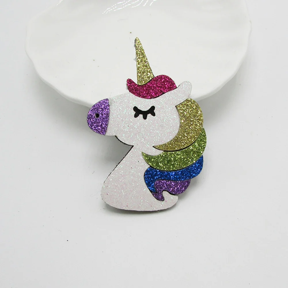 100 pz/lotto Colorful Glitter Unicorno Imbottito Appliques Single Sided Tessuto Glitter Toppe e Stemmi Cerotto FAI DA TE Giocattolo Del Bambino Headwere Accessorio