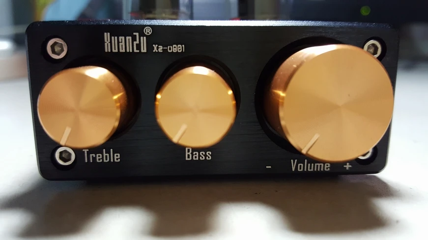 مضخم صوت مصغر بأنبوب تفريغ عالي الجودة 6J1 صمام مسبق مع ثلاثة أضعاف وصوت جهوري أسود مع خاصية التحكم في الصوت