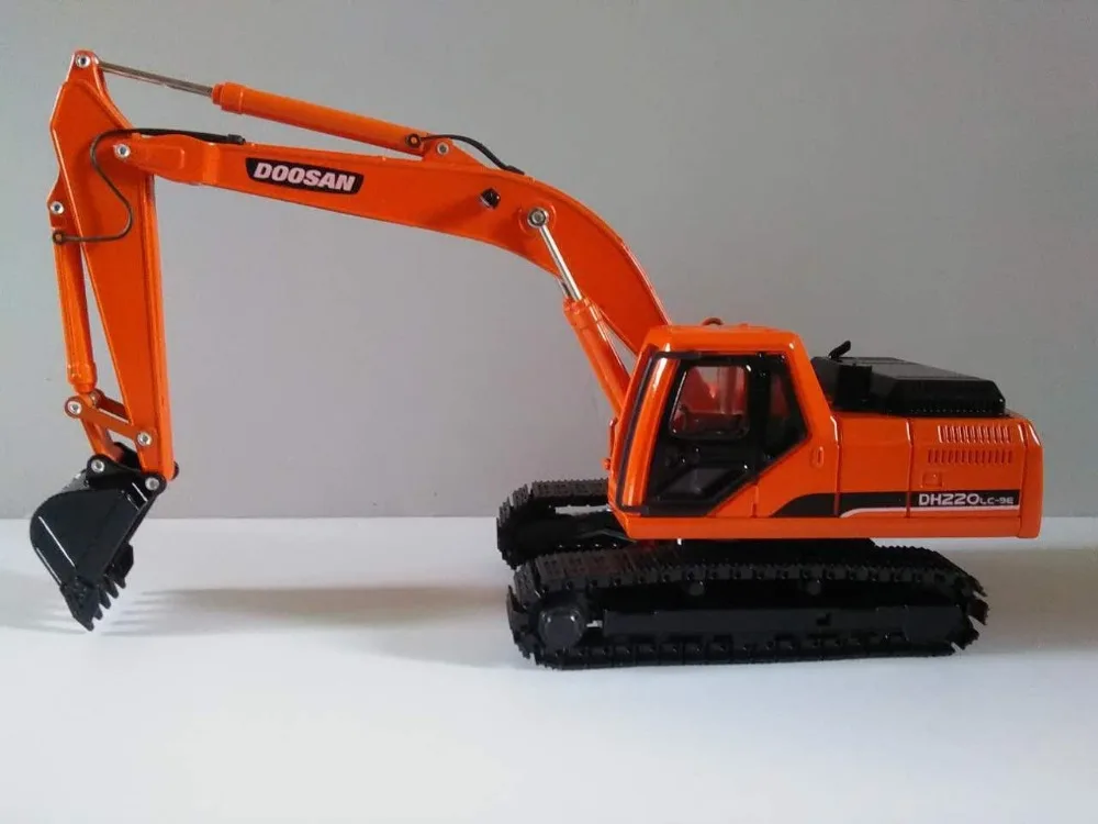 

Collectible Diecast Model Toy Gift 1:40 Scale Doosan DH220LC-9E Hydraulic Excavators Construction Machinery Toy Model