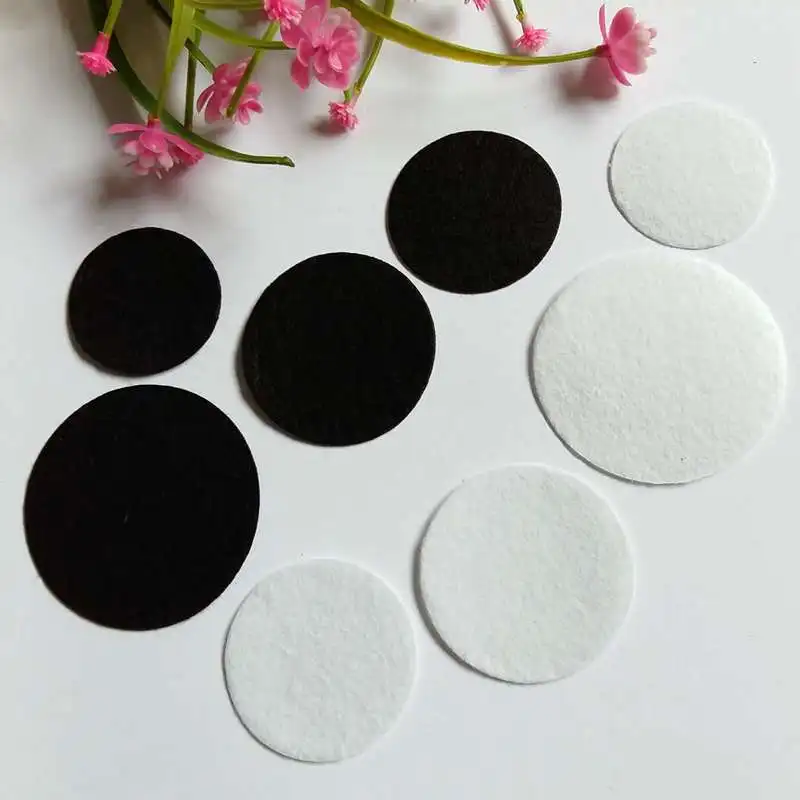 50 pz/lotto 40-60mm in bianco e nero rotondo feltro cuscinetti in tessuto fai da te eco-friendly decorazioni per la casa accessori patch cerchio