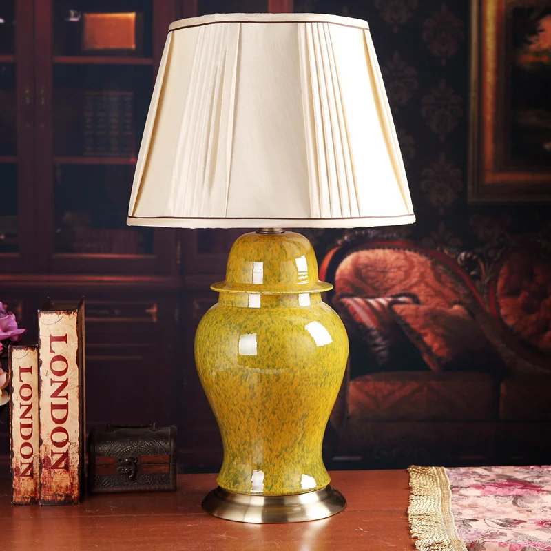 Jingdezhen Chinese creative ceramic table lamp bedroom study living room dining room decoration vintage classic table lamp