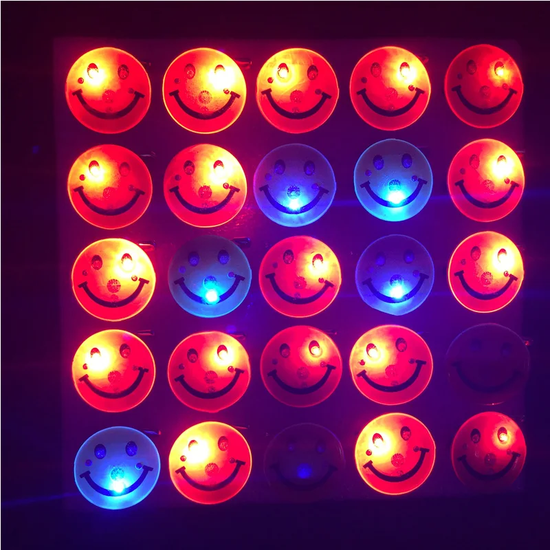 

100pcs/lot Gafas Led party Led Smiley Badge Yellow Smile Flashing Light Up Brooch Toys Glow Disco Ktv Party Christmas Halloween