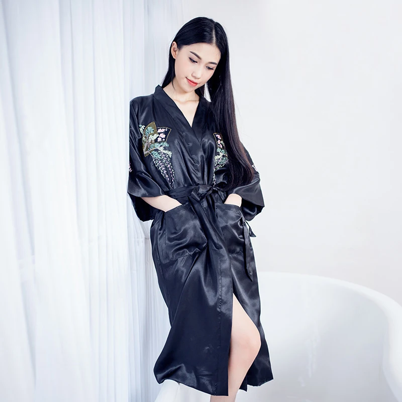 New Black Japanese Style Women Satin Robe Embroider Scenery Bathrobe Nightwear Vintage Kimono Spa Robe Gown One Size 1207