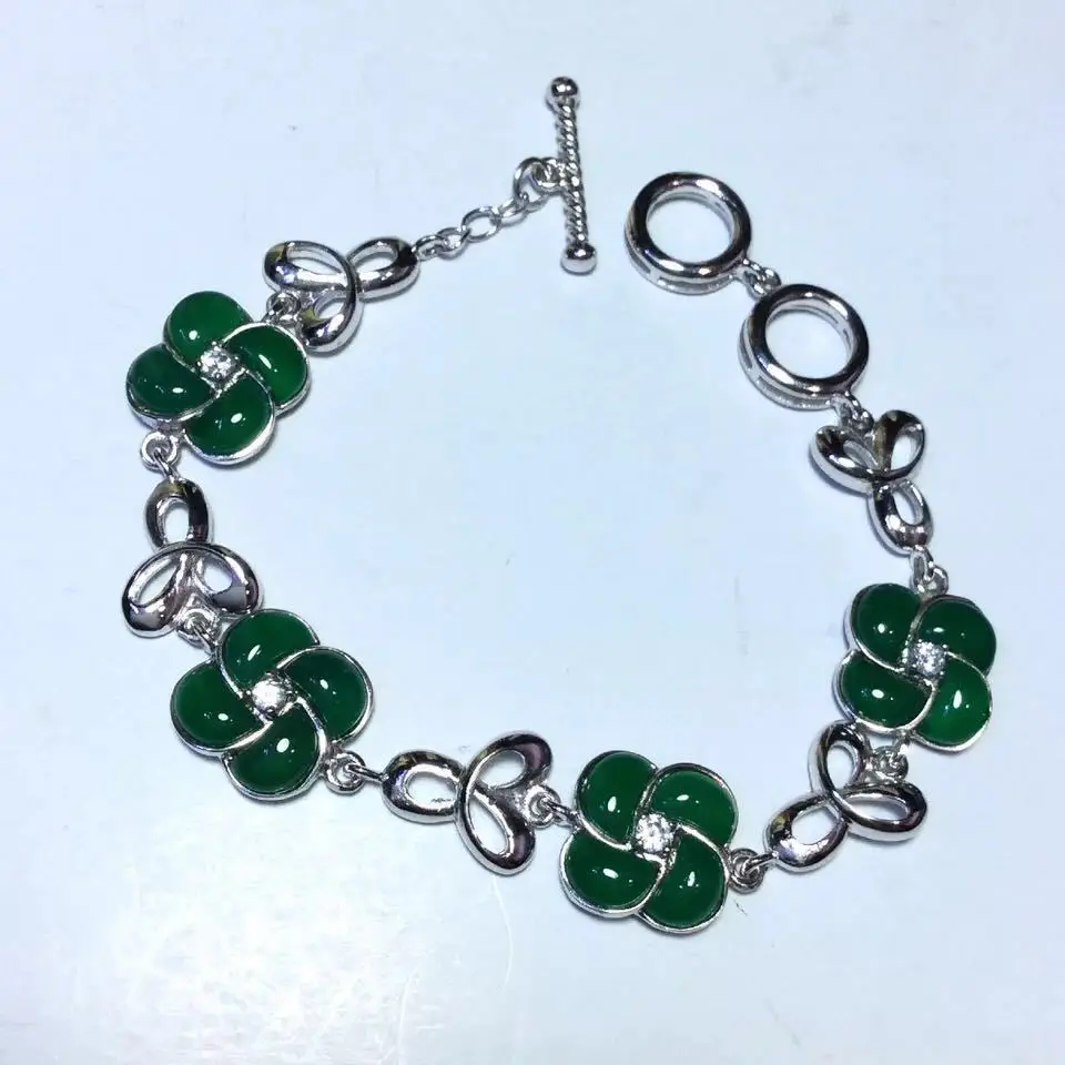 

Retro Thai Silver S925 Sterling Silver Inlaid Natural Chrysoprase Clover Bracelet Word Buckle Women Bracelet