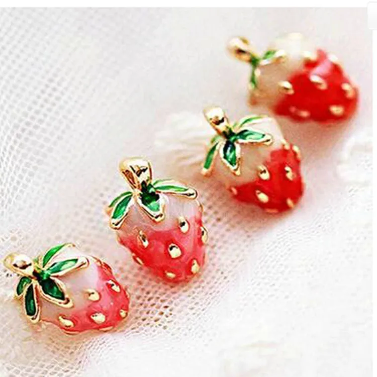 New 2018 Cute Red Strawberry Earrings Jewelry Brincos Women Girl Fashion Jewelry Fruit Stud Earrings Boucle D\'oreille Femme