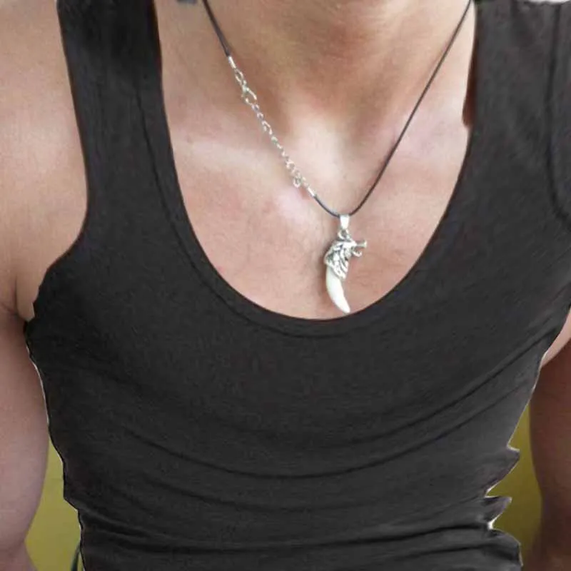 Punk Fashion Brave Men Wolf Tooth Spike Pendant Necklace Women Men Jewelry Fang Tooth Amulet Pendant Necklace