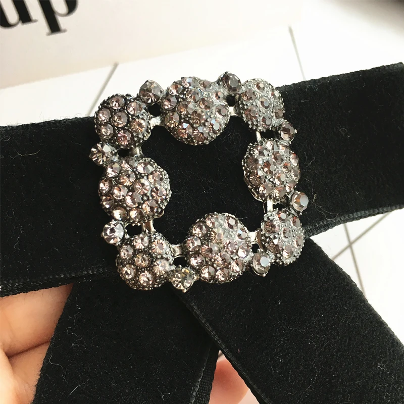 Broche en velours noir pour femme, accessoire de mode coréenne, rétro, carré, nœud diamant, fait à la main, mignon, corsage décoratif, livraison gratuite, 2017