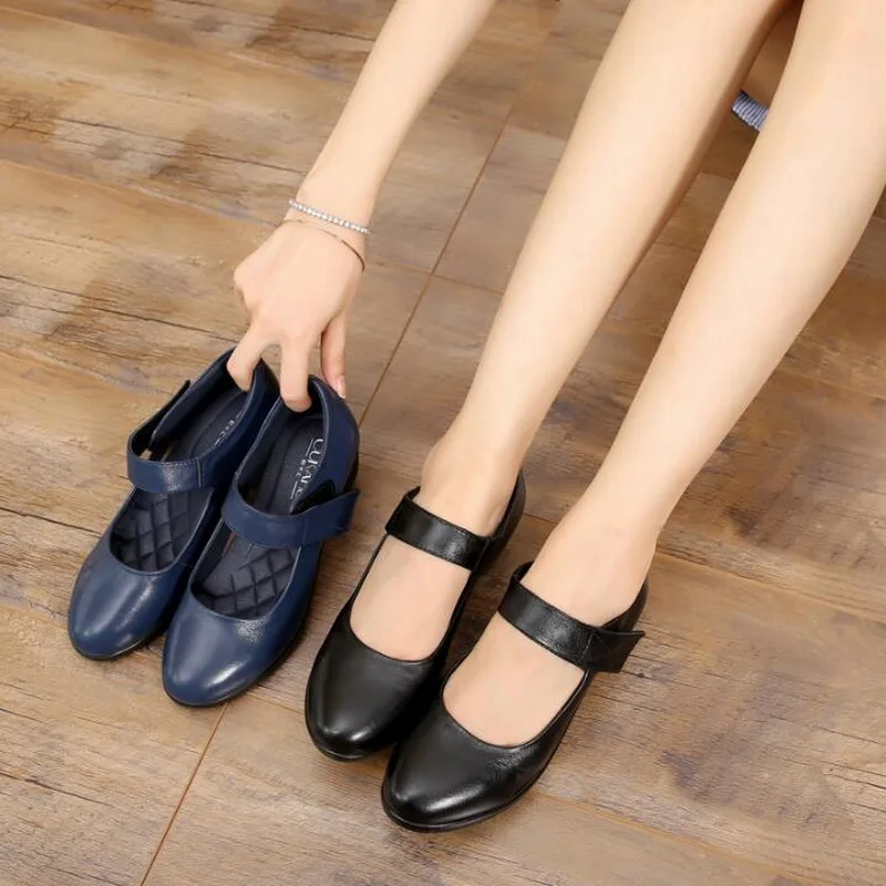 

Woman Flat Genuine Leather Women Wedge Casual Shoes Loafers Fashion Flats Moccasins Ladies Shoe Comfortable Mother Shoes