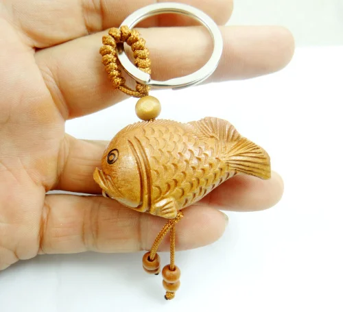 Mahogany Three-dimensional Engraving Key Chain Lifelike fish Pendant Key Ring Jewelry Gift For Car Accessories L22