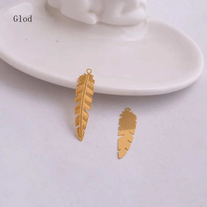 100 Stück AC2693 Sommerliche Niedliche Filigrane Feder-Anhänger Material Bisuteria Weiß Lila Schwarz Anhänger Verbinder Verzierung Schmuck – Detail 16