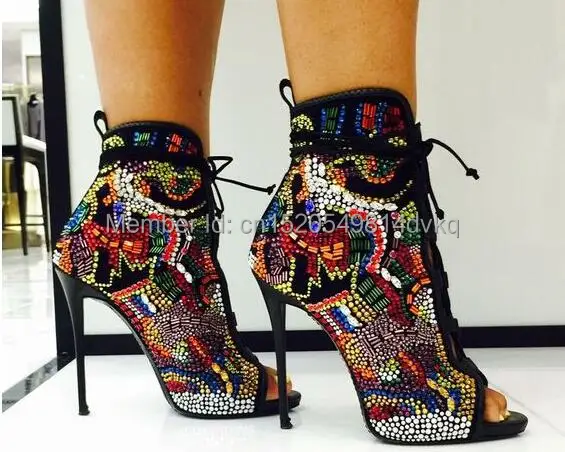 Moda kryształ pokryte komiks z wystającym palcem botki zasznurować wysokie obcasy letnie klapki buty Multicolor diament Sexy Ladies Stiletto