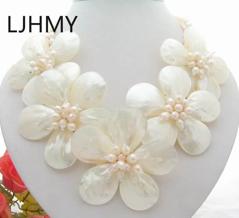 

LJHMY 18" 3 Strands White Pearl Shell Flower Statement NecklaceWomen Wedding Party Necklace Gift