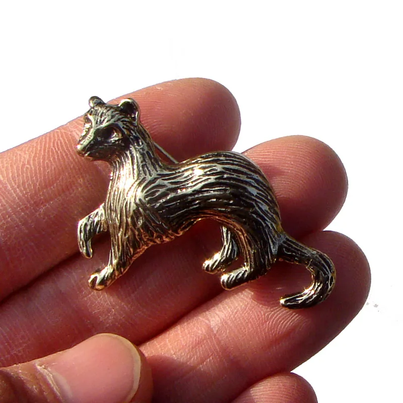 Metal Skunks Pin Brooch Cute Ferret Vivid Animal Weasel Charm Badge Pin Fashion Ornament Jewelry Accessories 1pc x New