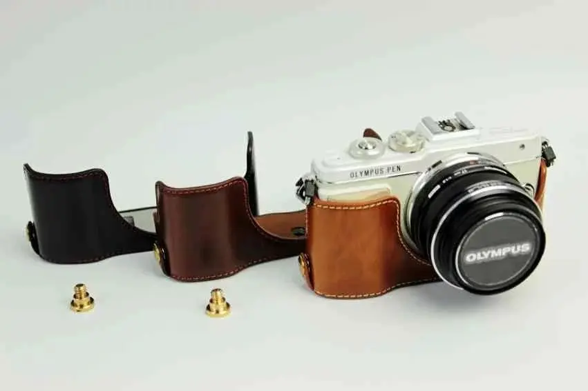 PU Leather Camera Bag for Olympus Pen Lite E-PL7 E-PL8 EPL7 EPL8 Camera Case With battery open