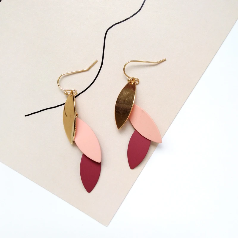 Unique personality and colorful color matching ear hook fashion ladies earrings Fashionable gift earrings wholesale