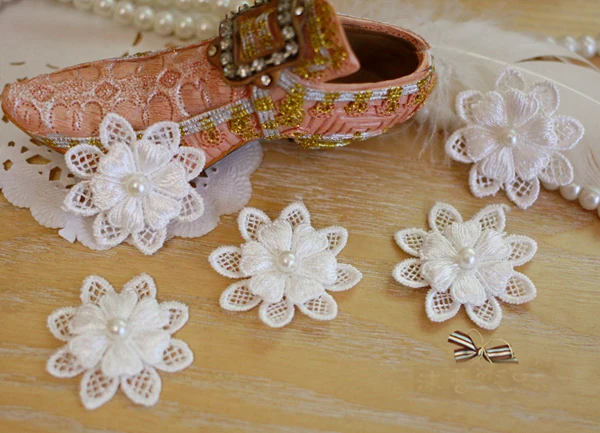 

30pcs 3.5cm 1.37" wide pink/ivory beads embroidery lace appliques patches L14M30