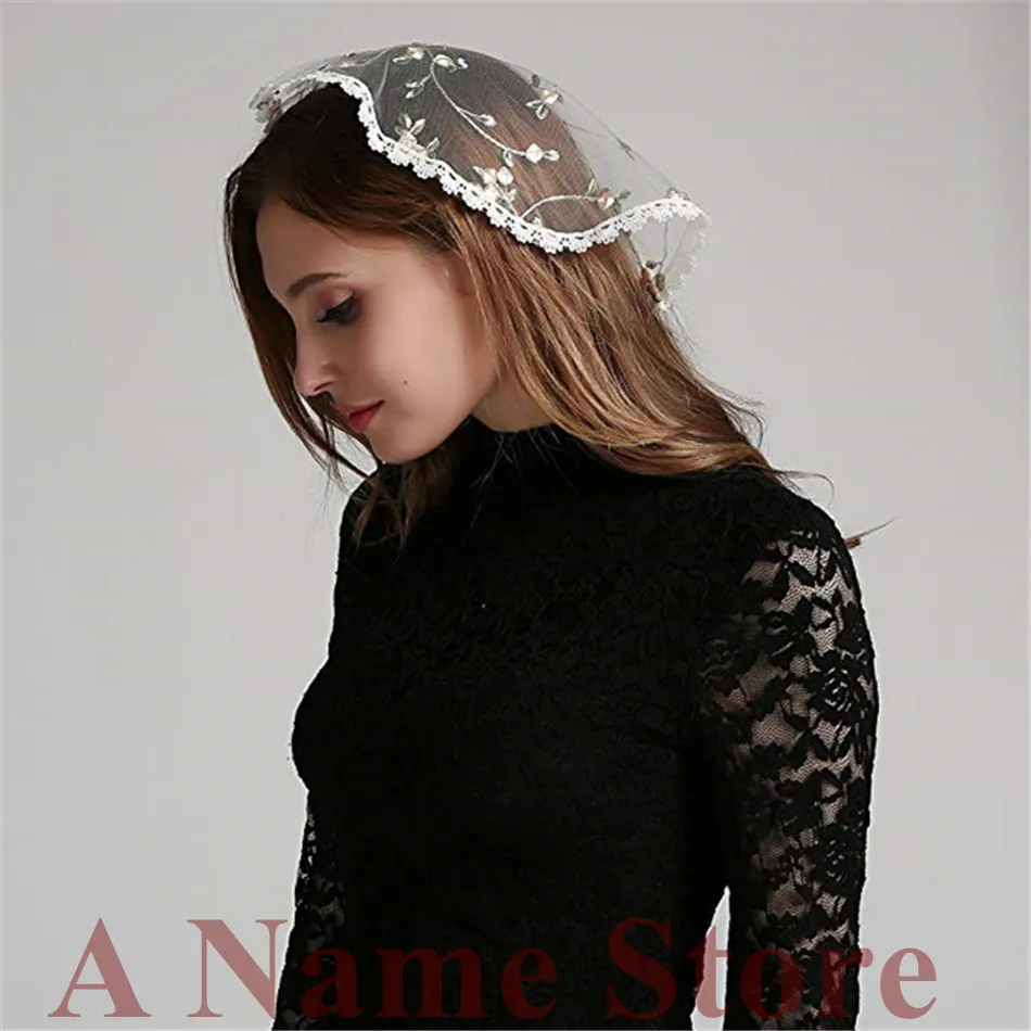 ISHSY Small White Lace Veil Mantilla for Church Catholic Latin Mass HeadCovering Lace edge Voiles Dentelle Velas negra Mantilla