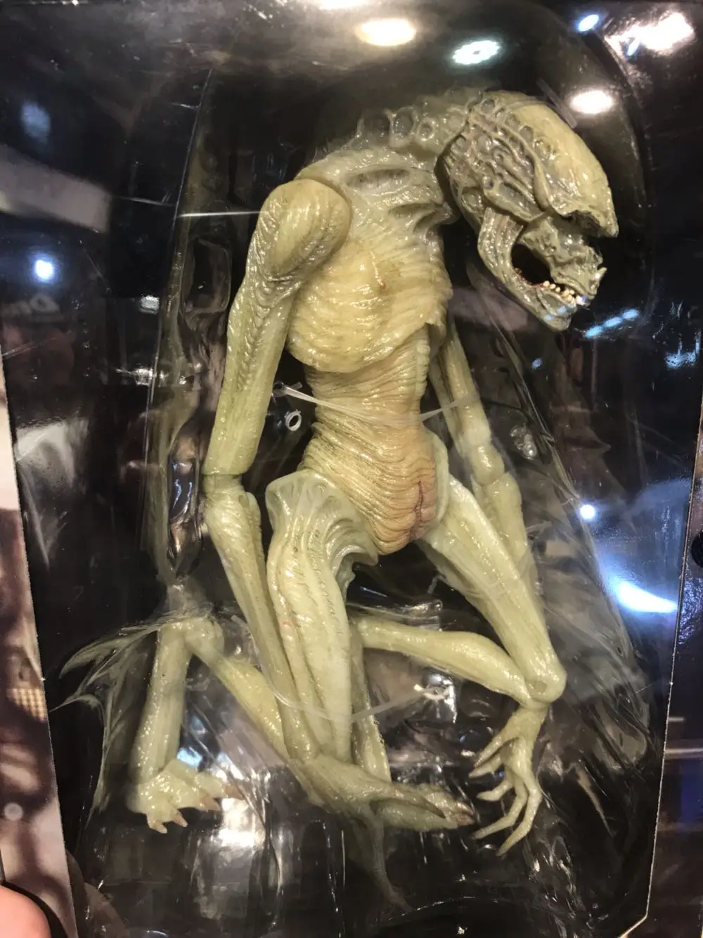 8inch 18cm Original NECA Aliens Vs Predator Figure Alien Resurrection Deluxe Newborn Action Figure Model Toy Doll