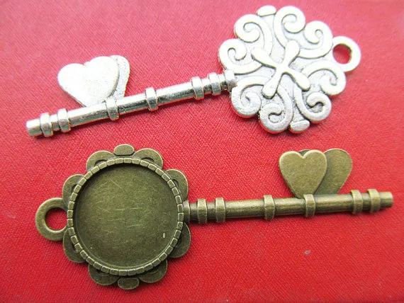 

50pcs Antique Bronze/Antique Silver tone Filigree Heart Key Pendant Charm/Finding,Base Setting Tray,Fit 20mm Cabochon/Cameo,DIY