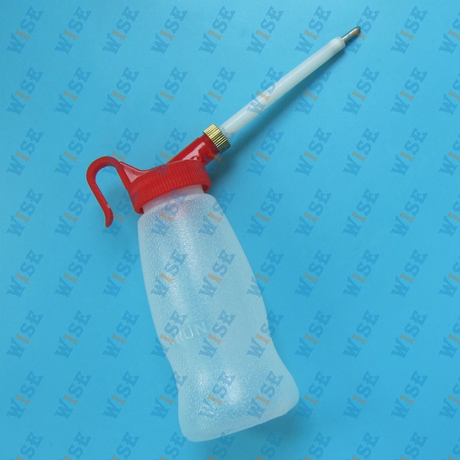 PLASTIC BOTTLE SQUEEZE PUMP OILER, DISPENSER #PB180