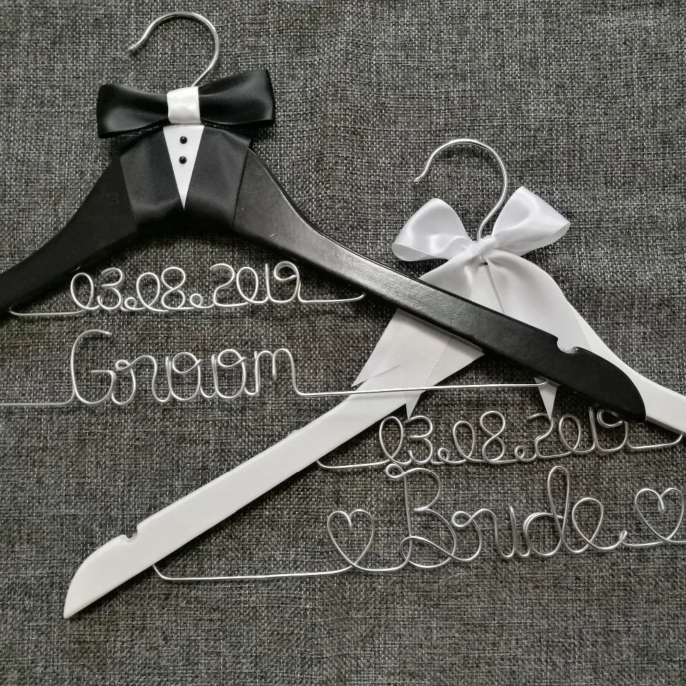 Two Wedding Hanger,With  date,groom gifts, name hanger, brides hanger,can customize text