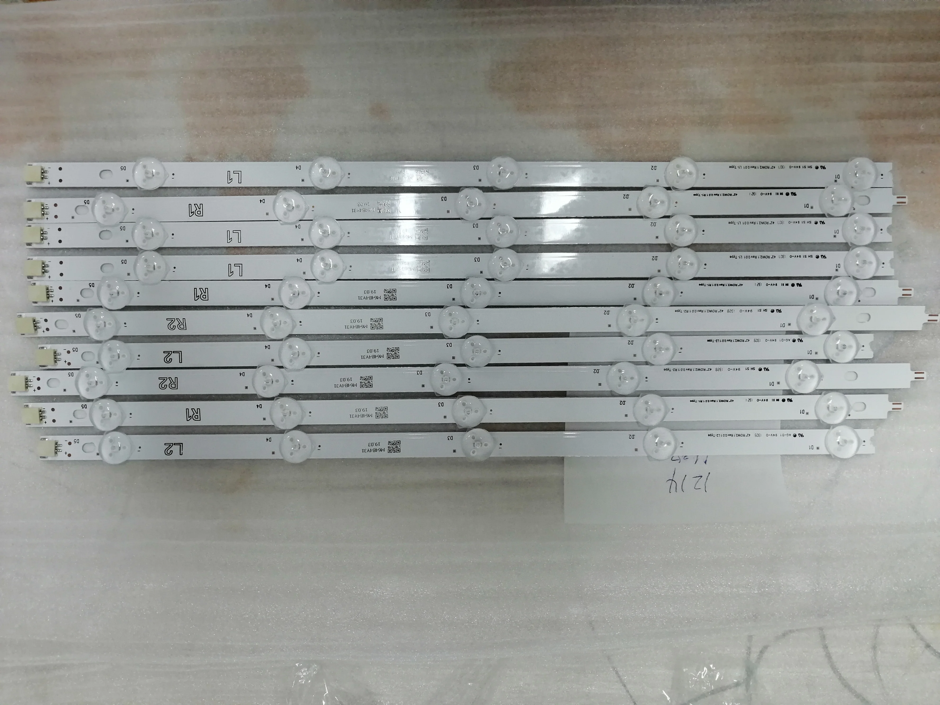 10pcs ใหม่ LED Strip วงจร 6916L-1385A 6916L-1386A 6916L-1387A 6916L-1388A สําหรับ 42LN519C-CC