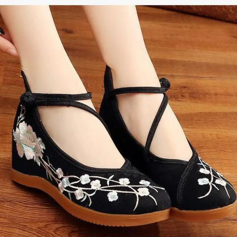 Summer Cloth Shoes Chinese Beijing Fashion Buckles Embroidered Wedges Shoes Women