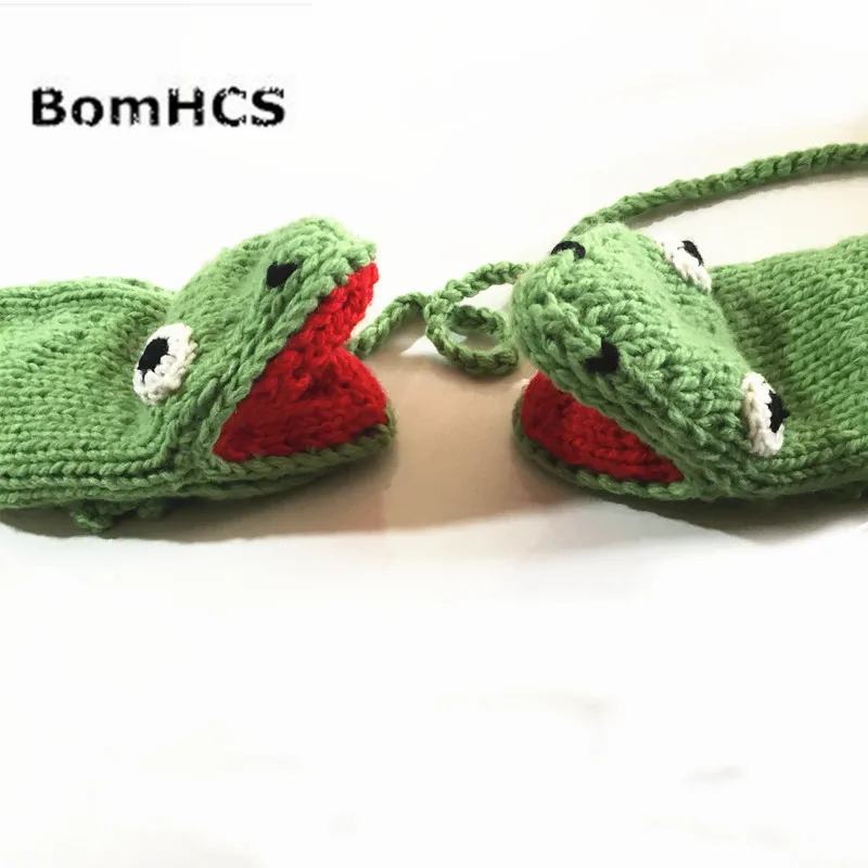 BomHCS Cute Green Frog Gloves 100% Handmade Knitted Winter Thick Mittens Halloween Christmas Gift