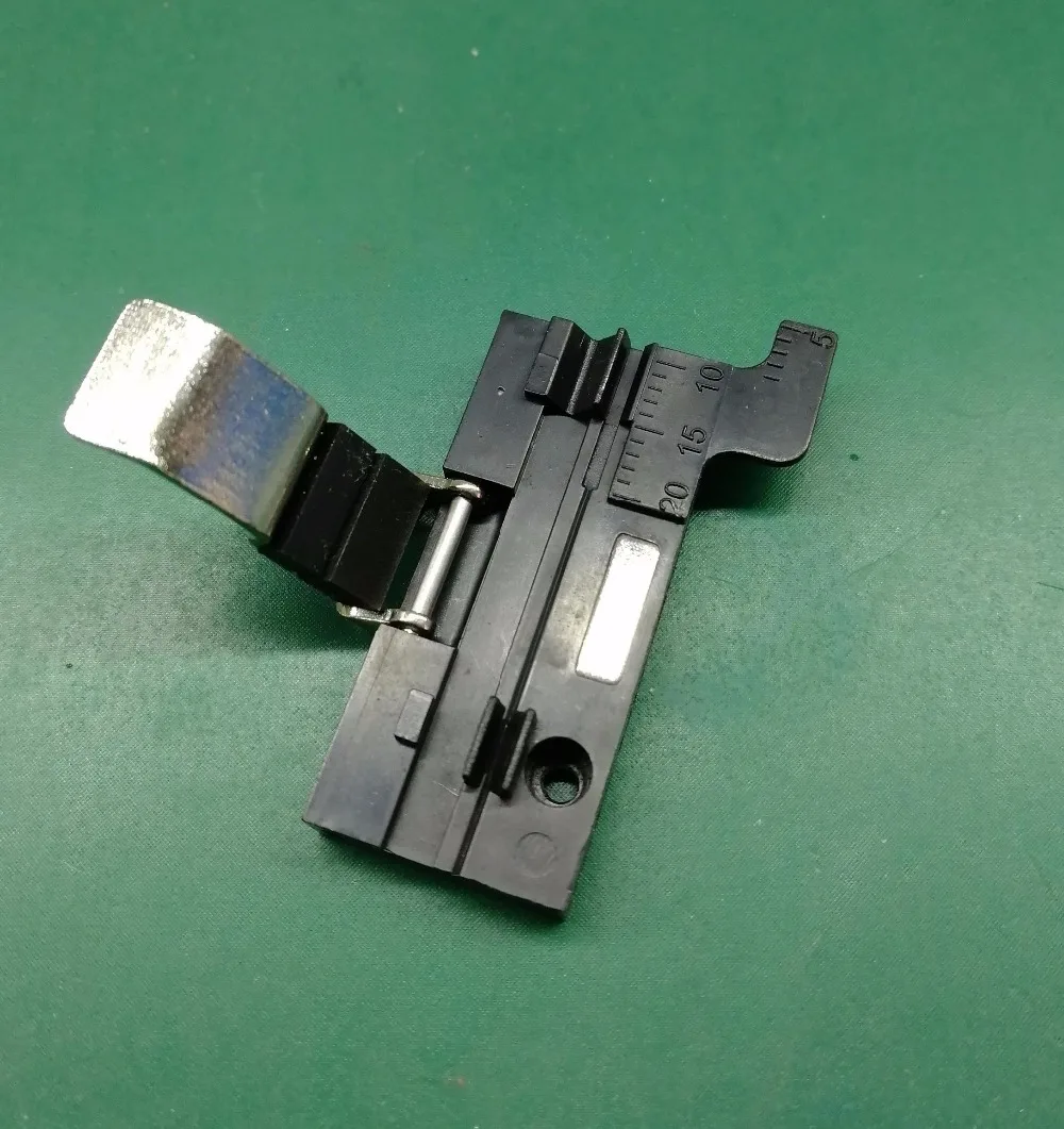 

KL-21F cleaver fixture fiber cleaver FTTH fiber holder for 0.25mm 0.9MM 3MM 1PCS