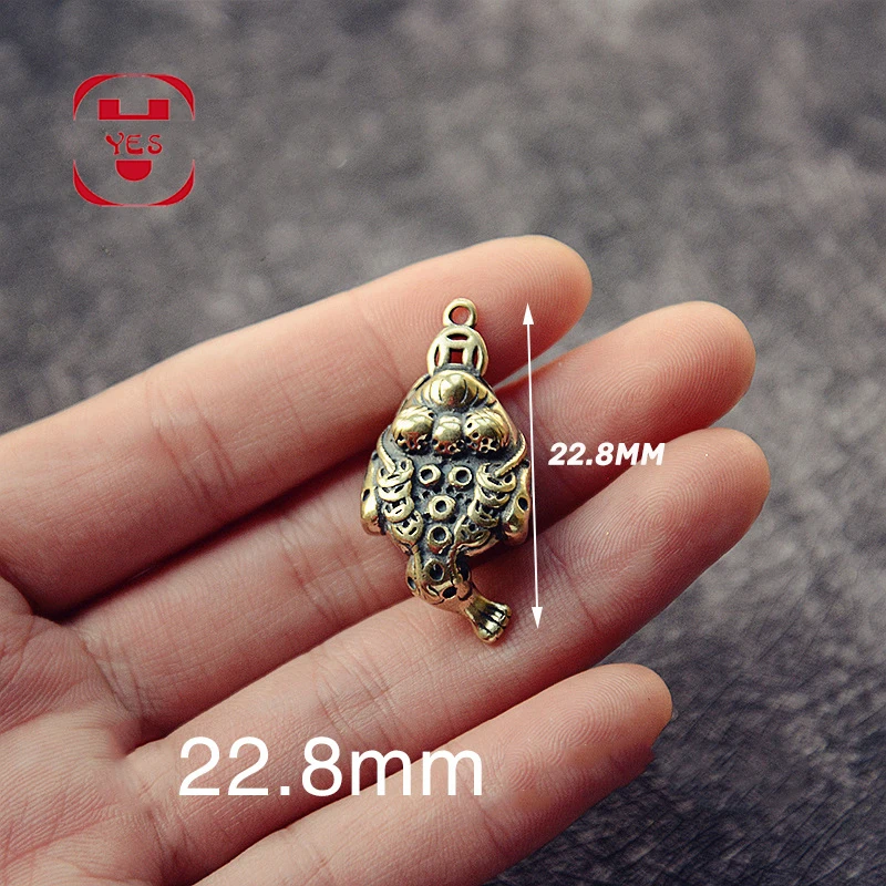 YES Golden LUCKY Brass Small Three Legged Frog Toad Attracting Wealth Money Keychain Handmade Fashion Copper Pendant Decor Gift