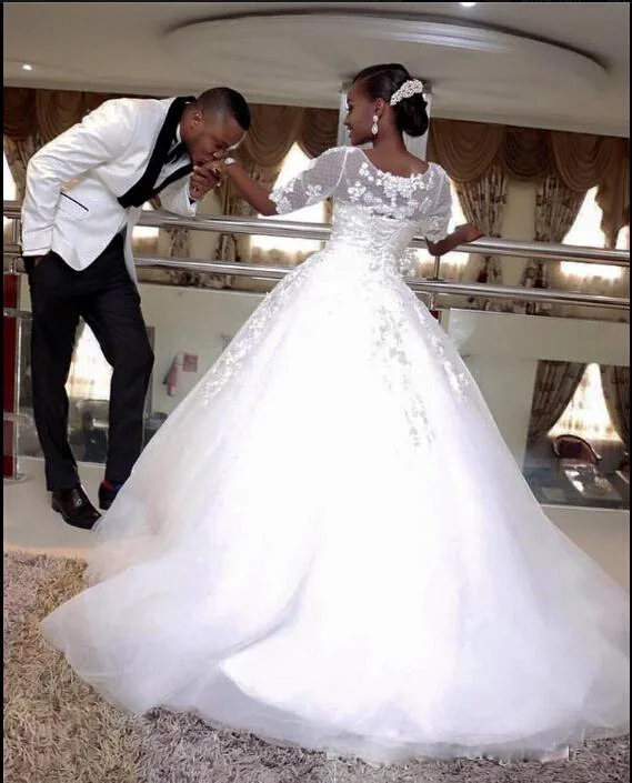 African 2022 Newest Vintage Ball Gown Lace Half Sleeve Wedding Dresses lace-up Scoop Appliques Bridal Dress Wedding Gowns