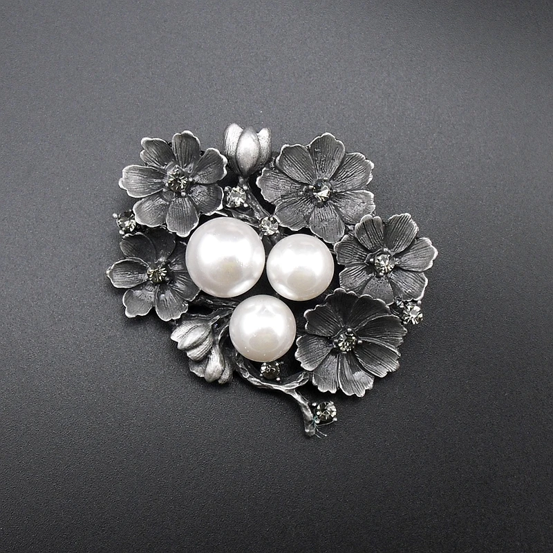 Quality Vintage Style Black Tin Plated Fashion Trendy Imitation Pearl Grave Unique Resplendent Rhinestone Brooch, Item: BH8106