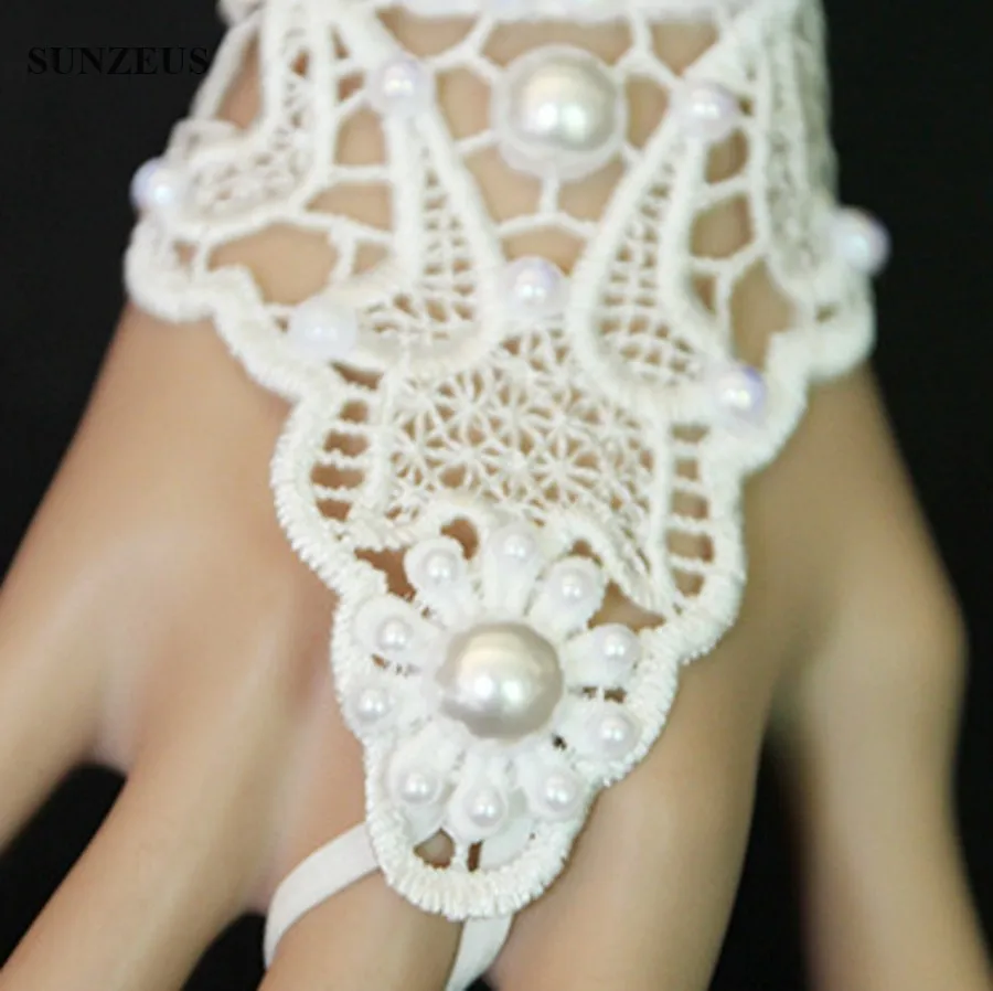 New Fashion Pearls Crystal Beaded Hollow Lace Bridal Gloves Fingerless Ivory Gloves Women Wedding Gloves guanti da sposa BV-035