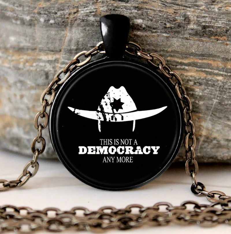 THE WALKING DEAD Necklace Pendant Rick Grimes Carl hat punk jewelry Round Gothic Glasses ancient Pendant Necklace gift Chain