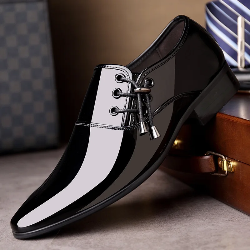 Sapato masculino clássico de dedo apontado, couro envernizado, sapatos de casamento preto, Formal Oxford, slip-on, marca de luxo