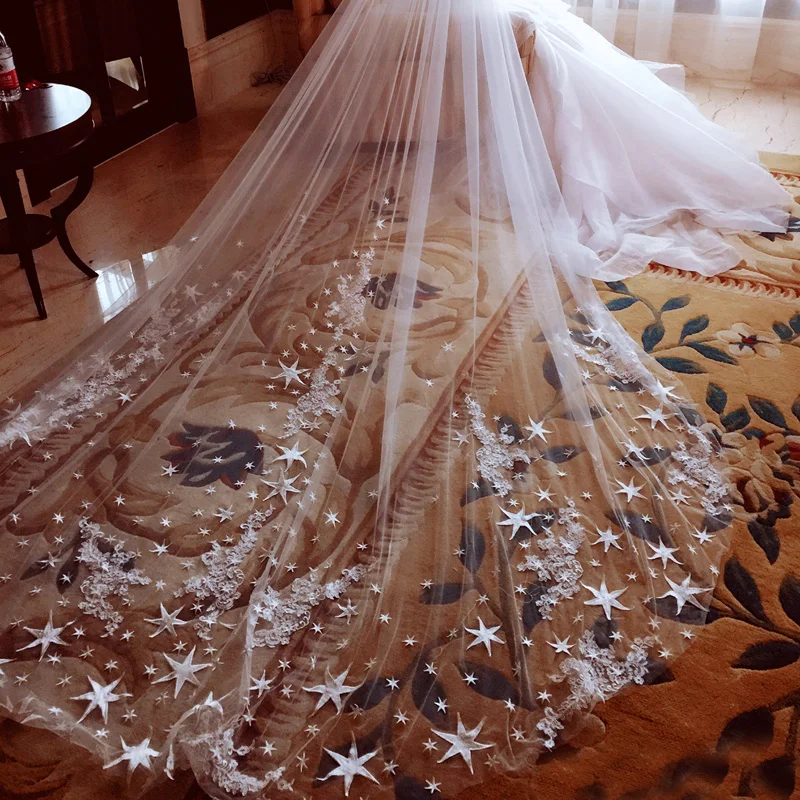 New Arrival Luxury 4 Meters Full Edge with Star Lace Bling Sequins Long Wedding Veil with Comb White Ivory Bridal Veil 2018 hot