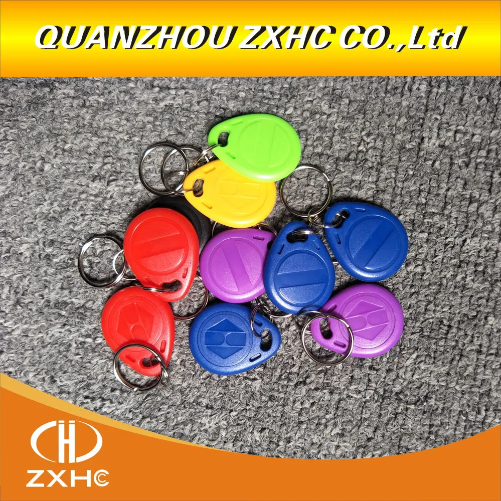 (100 pz/lotto) EM4305 125 khz Programmabile RFID Smart Tag Riscrivibile Tasti Number2 Telecomandi