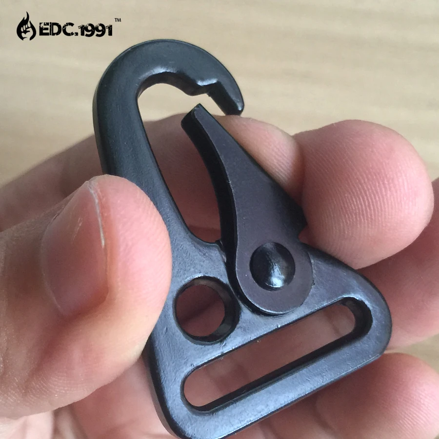 5pcs/lot buckle hanging system Outdoor Hook Tactical Belt Buckle in Many Key Equipment CS Carabiner Olecranon Hook