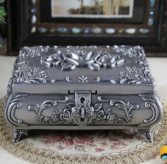 Size L - Vintage Jewellery Case Fashion Jewelry Box Zinc-alloy