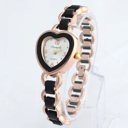 Hot Sales! Heart Retro Student / Woman Watch Faux Ceramic Watch Quartz Bracelet Watch the Trend of Fashion Ladies Watch