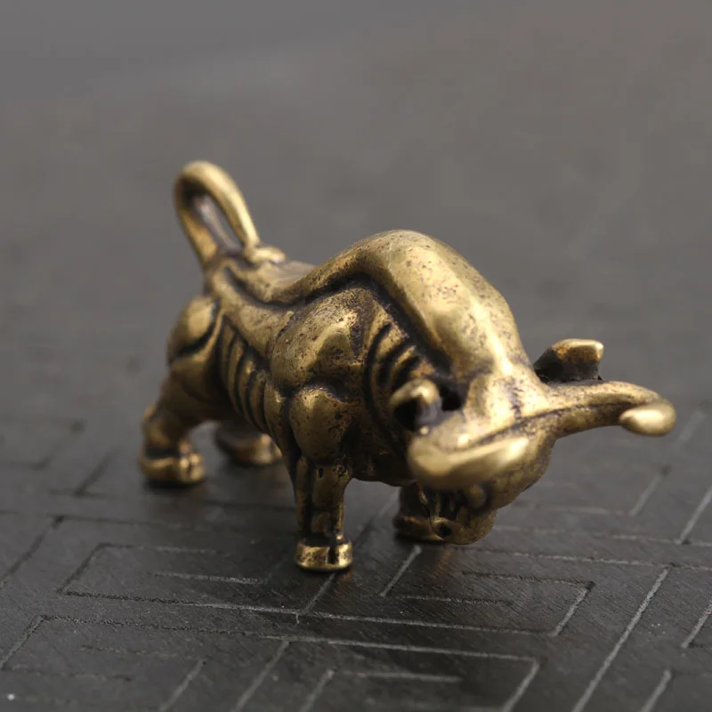 Wall Street Copper Charging Bull keychains Pendant Vintage Brass Bullfighting Animal Key Chain Charm Key Rings Home Decoration